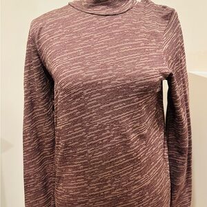 Athleta Seamless Flurry Long Sleeve Turtlneck